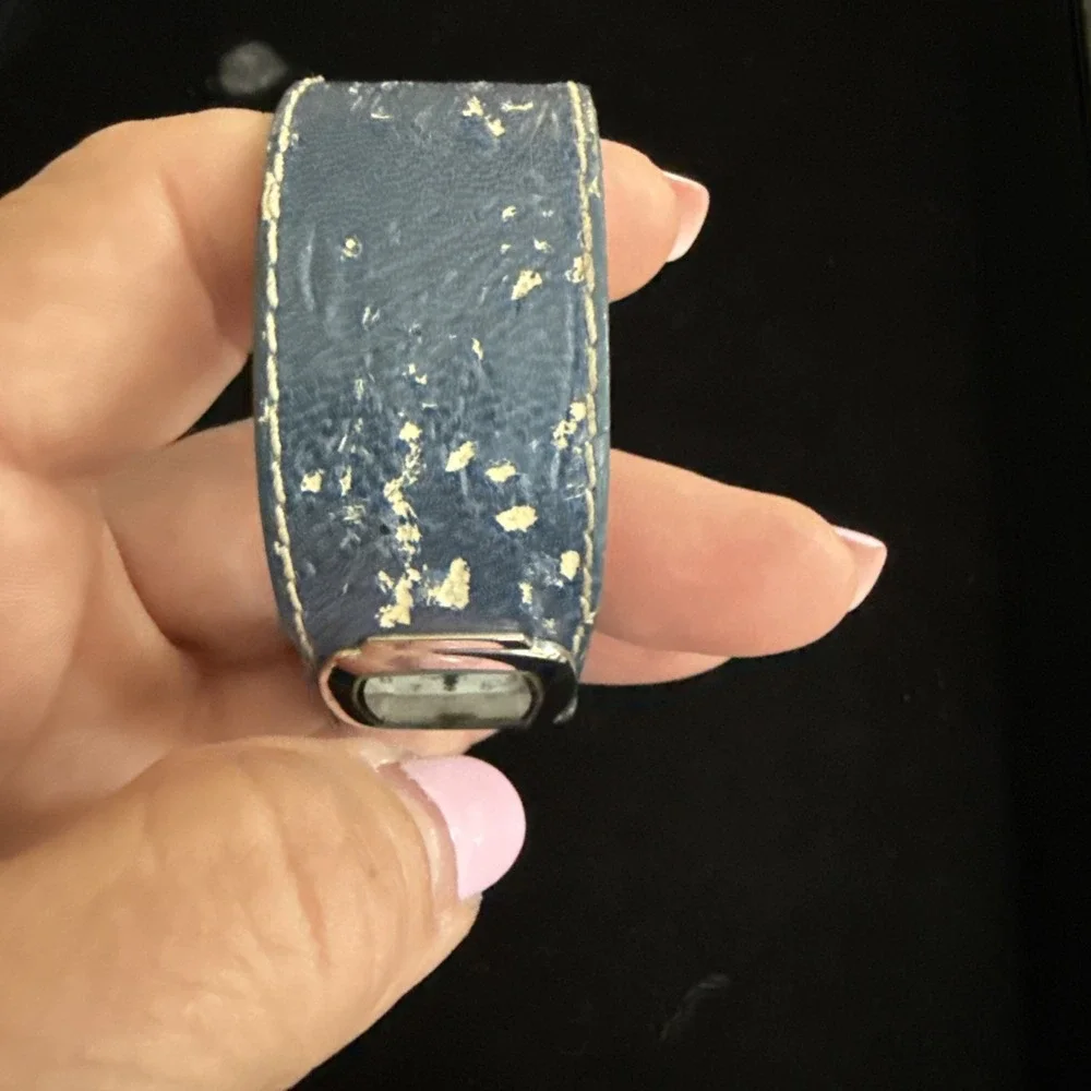 Awny Sport Watch Silver Toned Blue Cuff Band Square Face Needs‎ Battery 4196